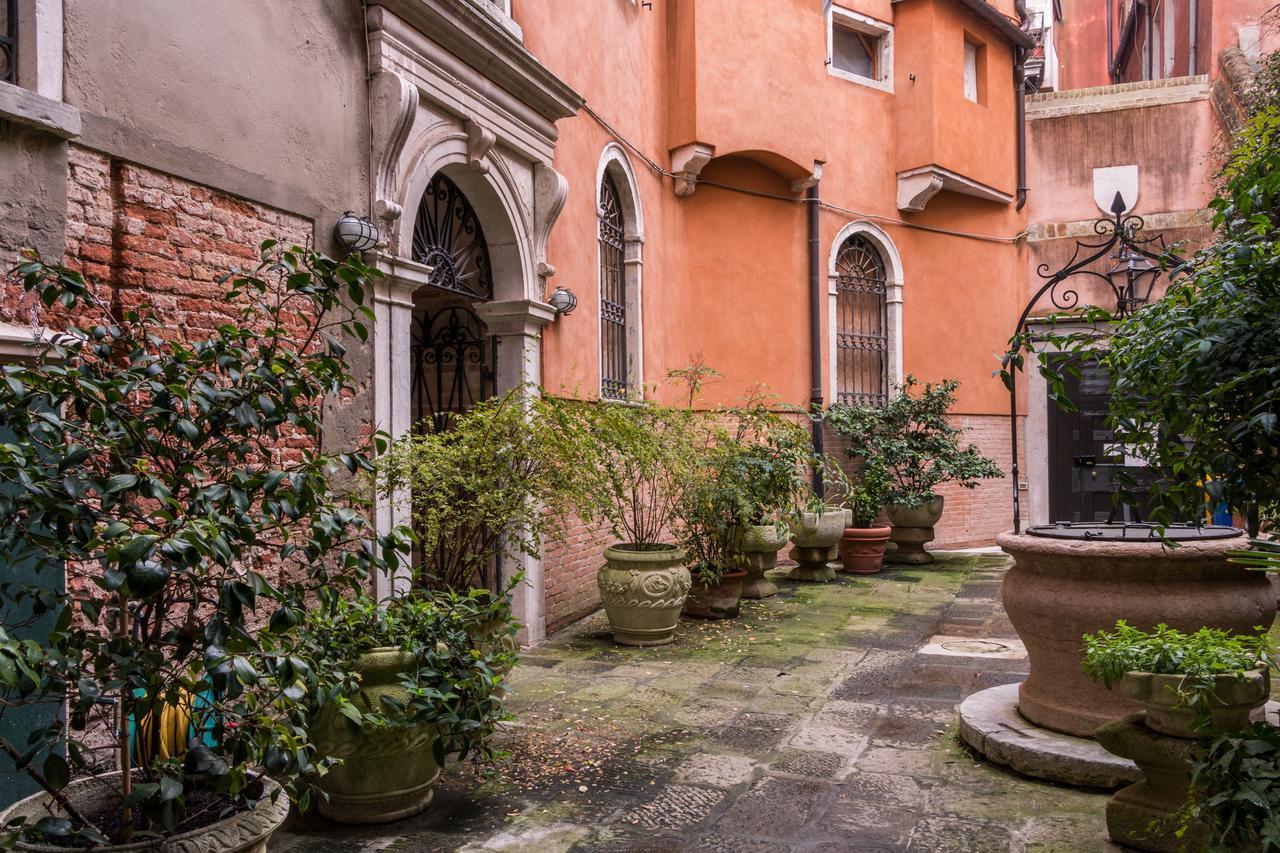 Apartment Fenice Double Canal View By Lionhost
