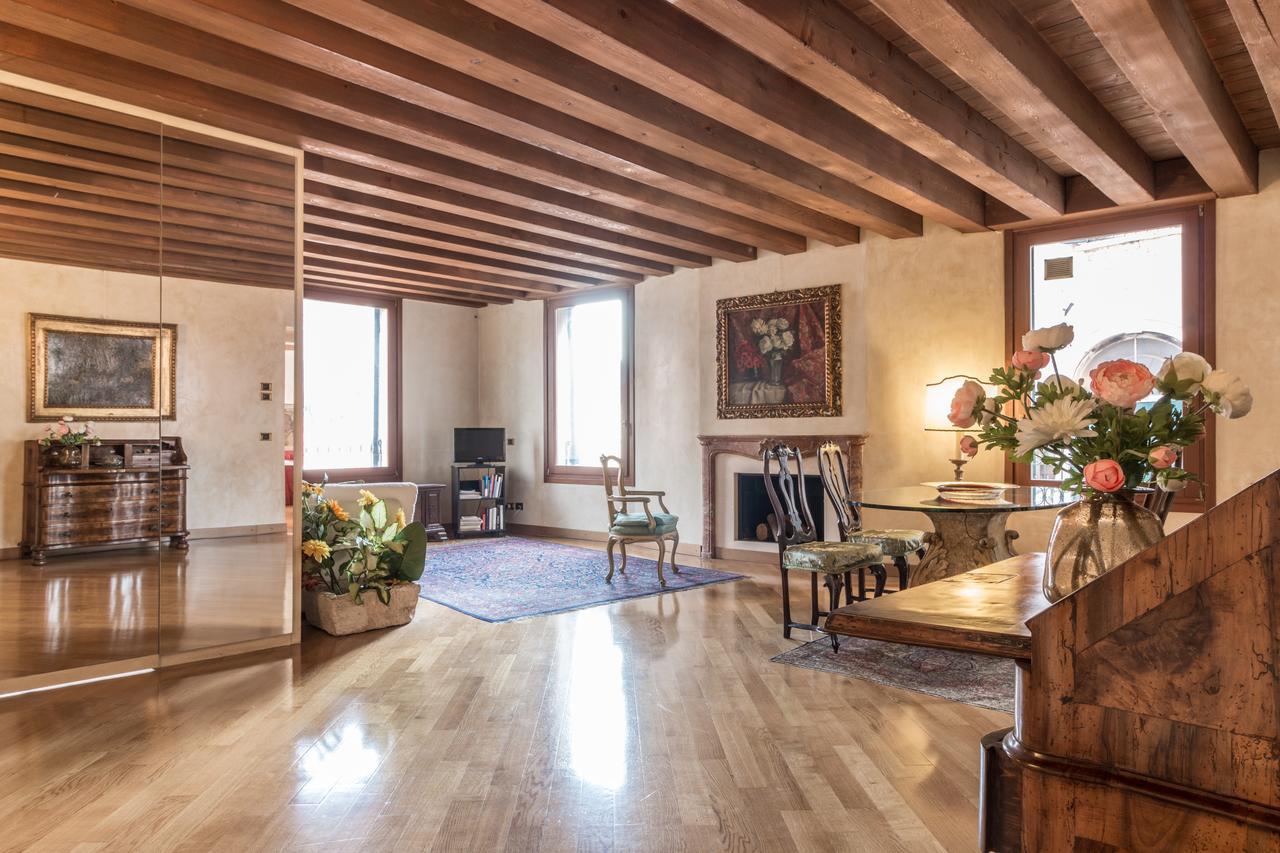 Fenice Double Canal View By Lionhost Apartment Venedig